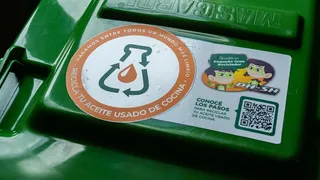 Puntos verdes en Rosario: cómo cuidar un recurso vital con el reciclaje de aceite