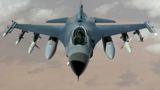 El Gobierno le compró a Dinamarca 24 aviones de combate F-16