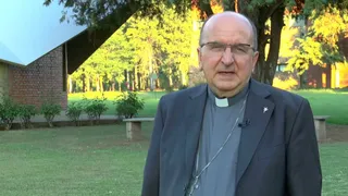 Salta: escracharon al arzobispo por conducir sin carnet y con unas copas de más
