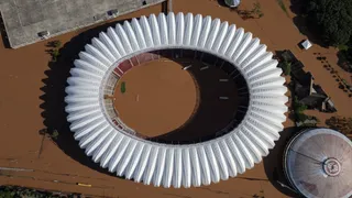 El estadio de Gremio bajo agua, peor que la cancha de Colón en 2003