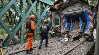 Un tren descarriló y chocó a otro en Buenos Aires: hay casi 100 heridos