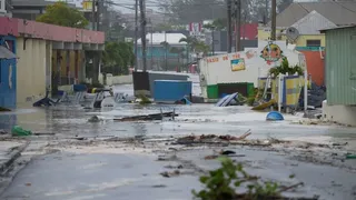 El huracán Beryl causó estragos en el sureste del Caribe y va por más